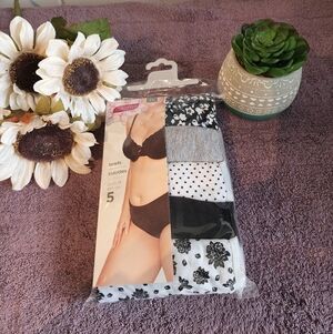 🆕️ PLUS SIZE PANTIES - 5 PACK